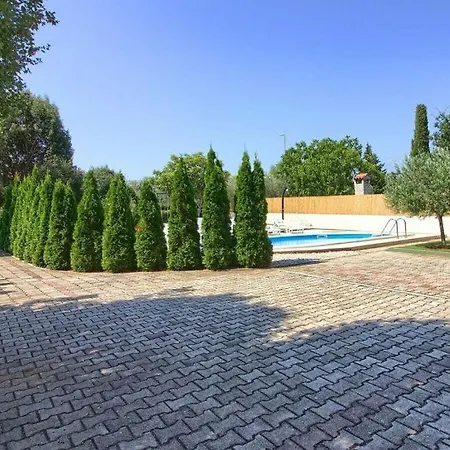 Вилла Kristina With Pool Near Pula