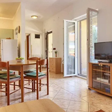 Kristina With Pool Near Pula וילה *